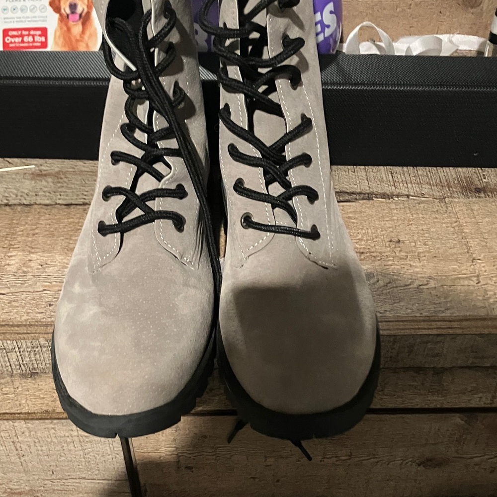 No Boundaries Women's Gray Lace-Up Boots
